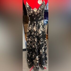 Elegant Calvin Klein Black and Cream Floral Dress